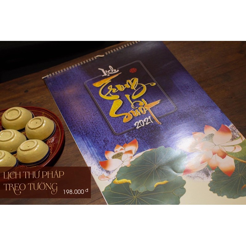 lịch tường trong suốt