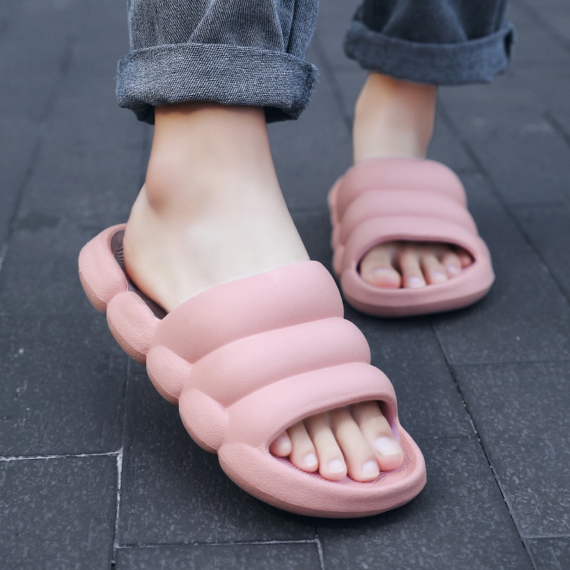 Dép đi trong nhà hình sâu bướm xinh xắn mềm mại