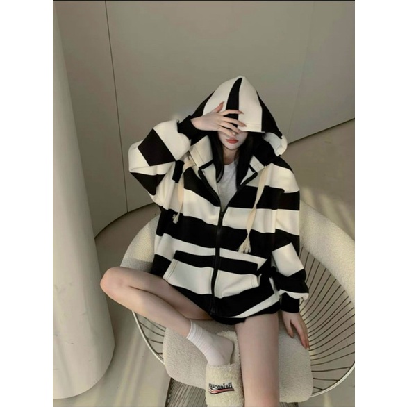 Áo Khoác Nỉ Nữ Form Rộng Phối Sọc Lớn Có Nón Che Nắng Tốt, Dây Khóa Kéo Tiện Lợi Trẻ Trung [NEW UNISEX]