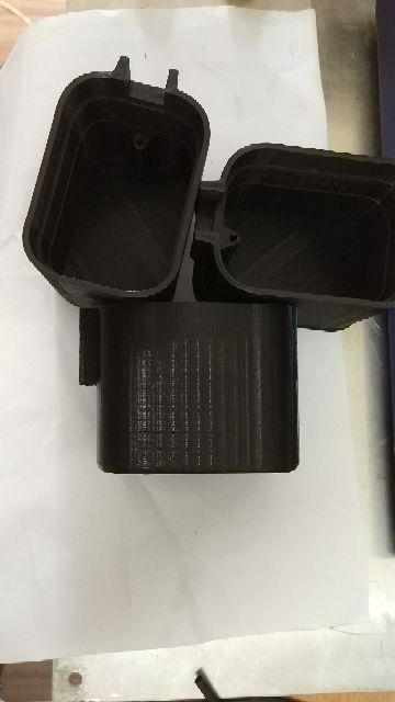 Đáy vỏ hộp Makita 9.6v độ lên 12v lắp 6 cell 18650