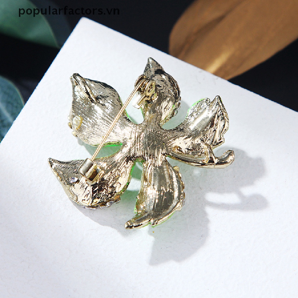 Ghim Cài Áo Hình Lá Phong Đính Ngọc Trai Nhân Tạo Thời Trang