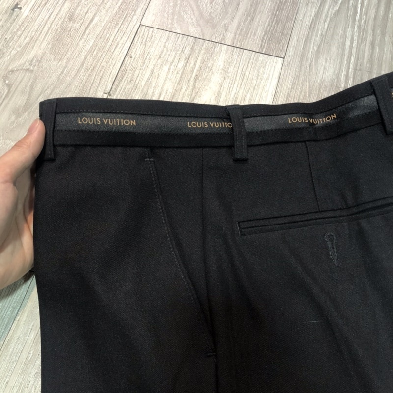 Quần âu Lv đen2027-2395