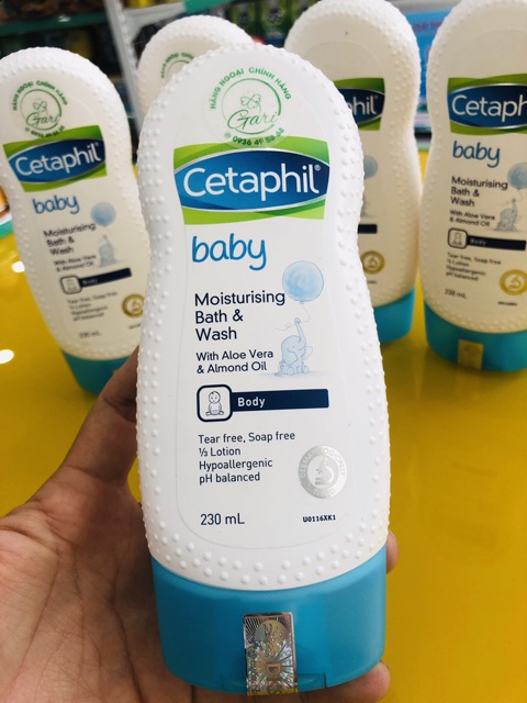 Sữa tắm gội Cetaphil Baby dưỡng ẩm cho bé 230ml