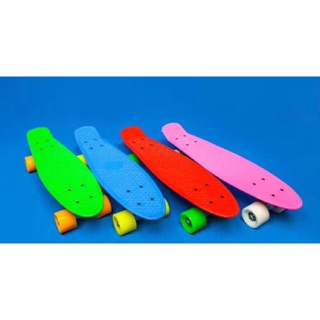 Ván trượt nhựa lớn có đèn bánh xe ( 67cm x18,5cm)