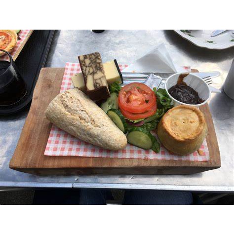 Sốt Rau Củ Chunky Classic Ploughman’s Pickle Heinz 320g