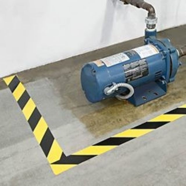 BĂNG KEO DÁN NỀN PHÂN CHIA KHU VỰC, BĂNG KEO CẢNH BÁO  - VÀNG ĐEN 5F X 33M - BAO BÌ KHẢ ANH