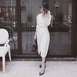 Đầm dáng suông tay dài cổ v xẻ cao trắng