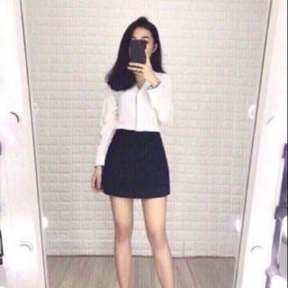 Chân váy chữ A có 2 size xl . L  có 2 màu đen xanh đen