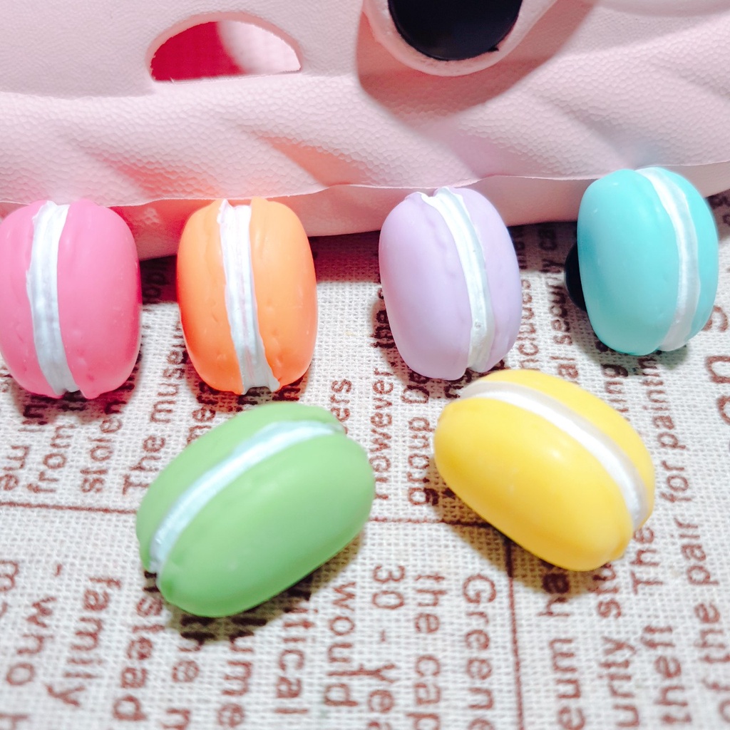 Nút gắn dép jibbit loại nhựa cứng hình bánh Macaron nửa cái