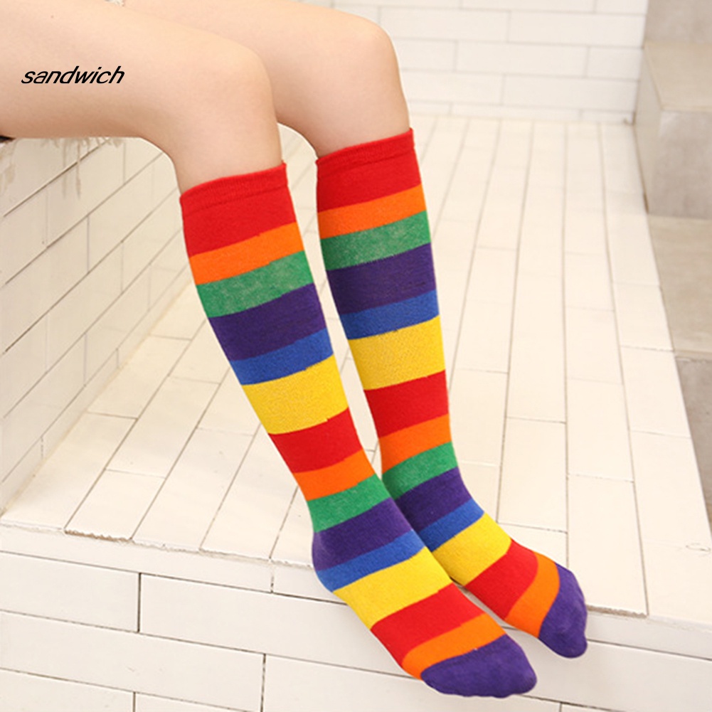 Đôi vớ cao đến gối màu cầu vồng co giãn cho bé