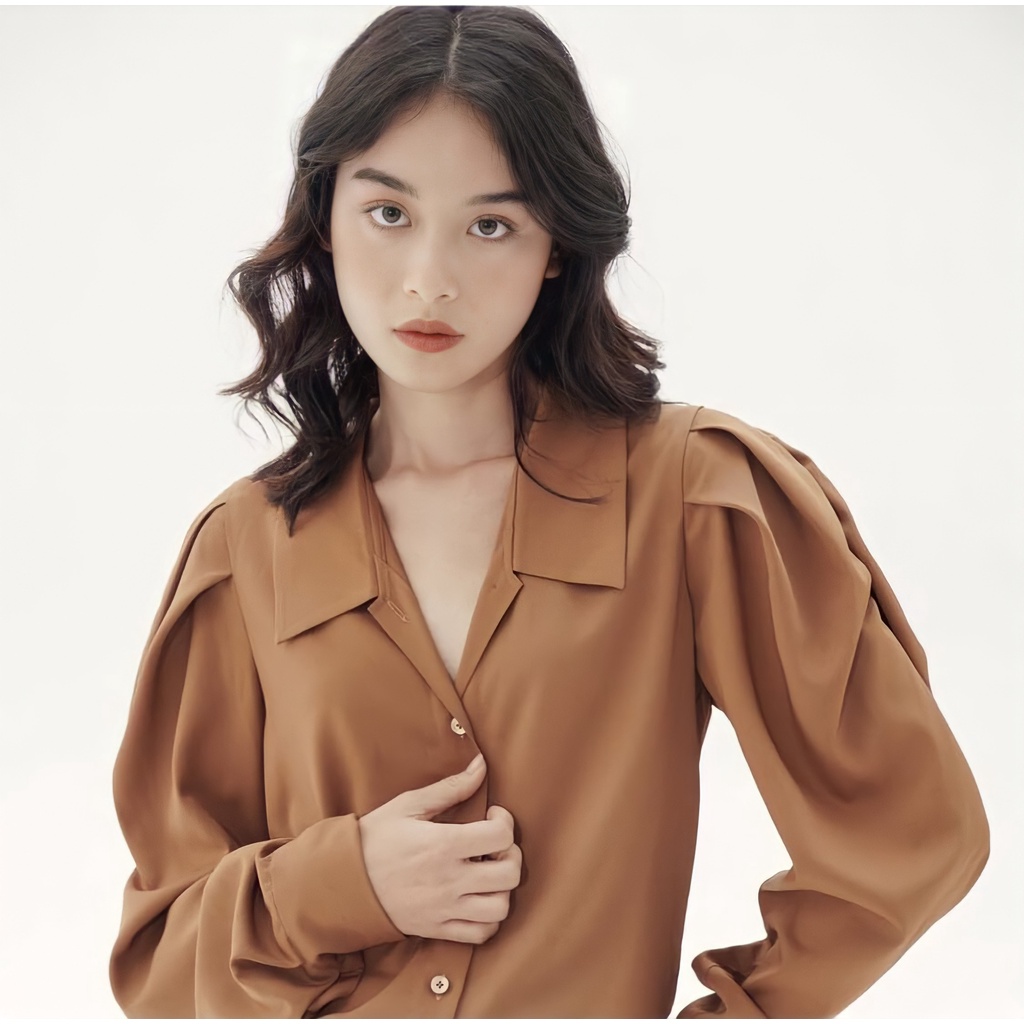 Áo sơmi oversized tay bồng MonoTalk màu nâu camel