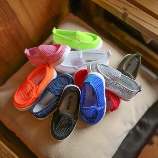 Slip on lưới - chat trc khi đặt hàng