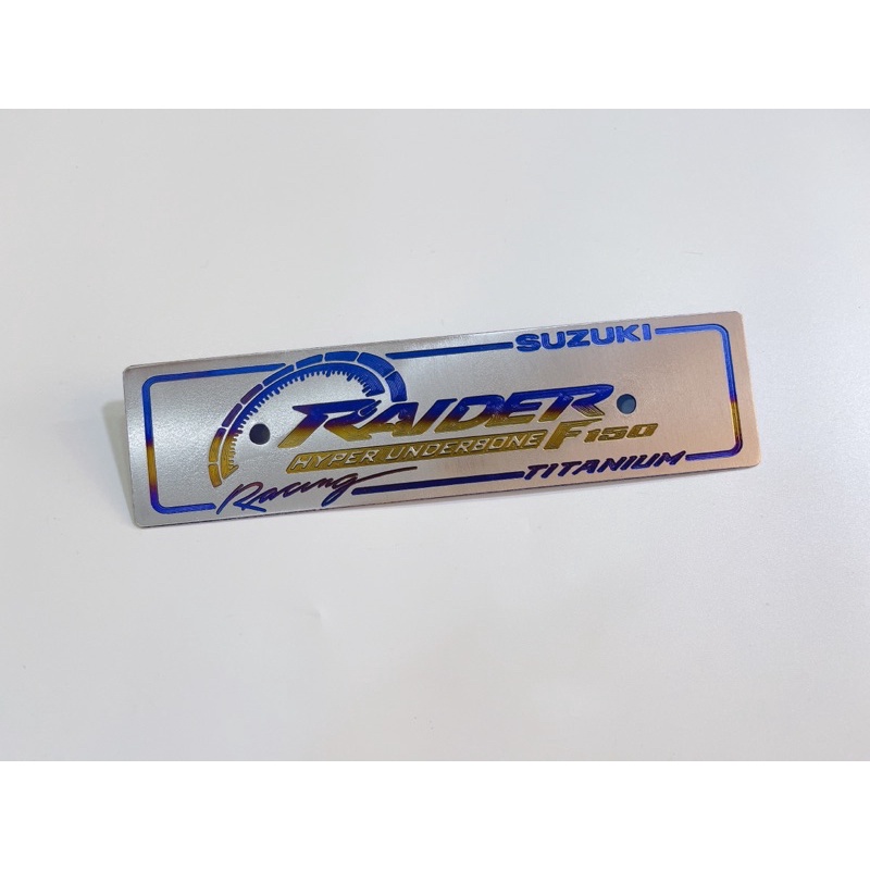 Bảng tên trước titan xe Raider điện phân kèm ốc Salaya hoặc gr5