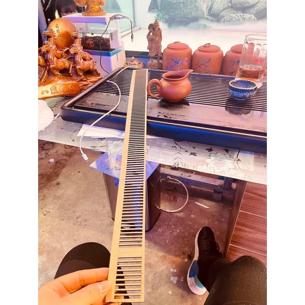 Tấm mica đen che cặn mặt