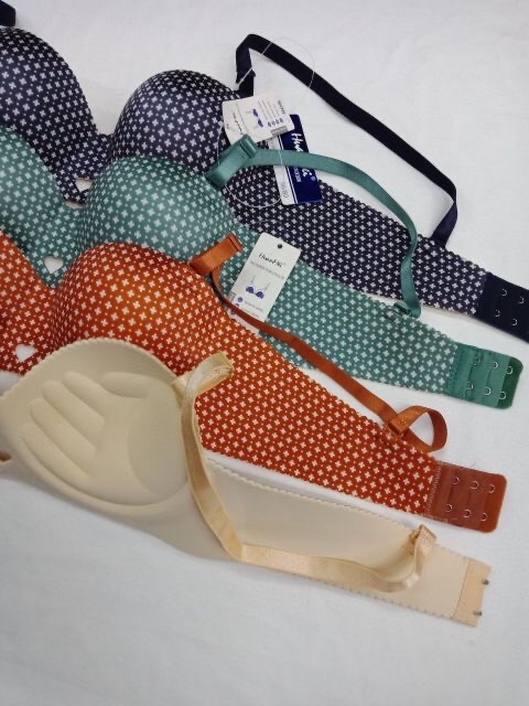 (Ảnh video thật )Áo lót su nâng ngực bàn tay có thể mặc ko dây siêu đẹp luôn ạ