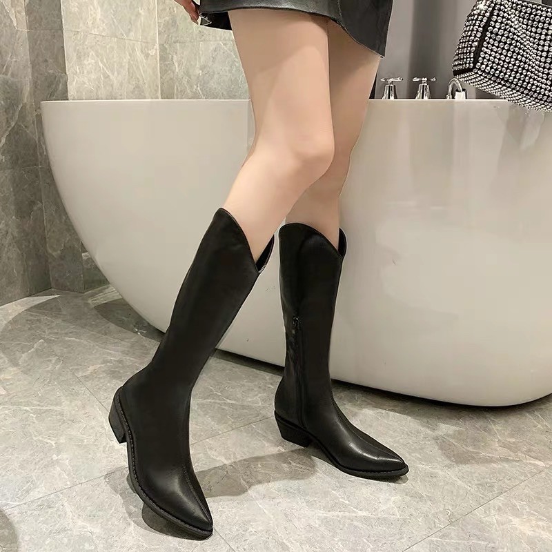 Boots cao bồi nữ cổ chữ V cao dưới đầu gối có khoá sườn gót vuông 5cm