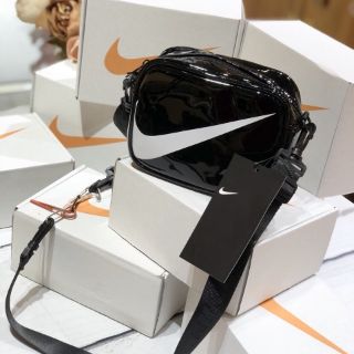 Túi đeo Nike mini