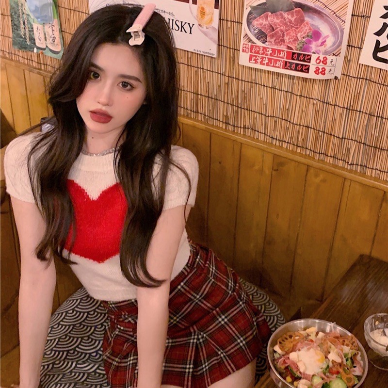 Áo dệt kim hoạ tiết tim lớn