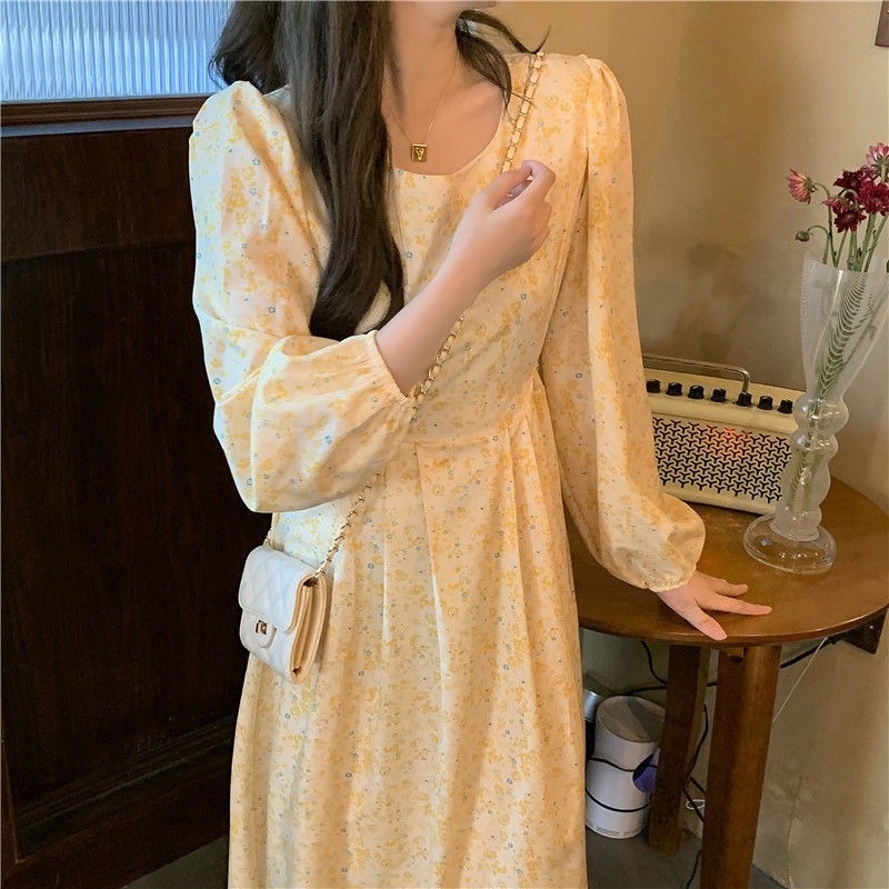 Đầm tay dài in hoa màu vàng nhạt thời trang mùa thu mới cho nữ