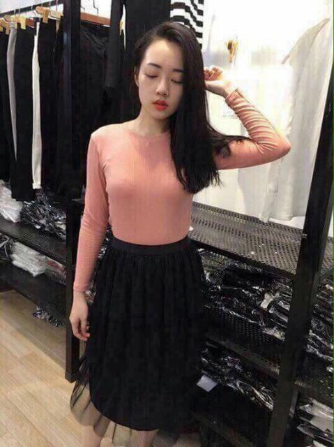 Áo thun dài tay cổ tròn