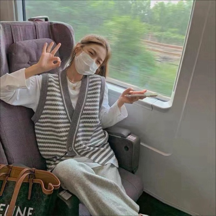 Gile Len Nữ Dáng Ngắn, Áo Len Gile GUMAX Phối Cúc Thời Trang Cao Cấp  FreeSize Kiểu Dáng Hàn Quốc | BigBuy360 - bigbuy360.vn