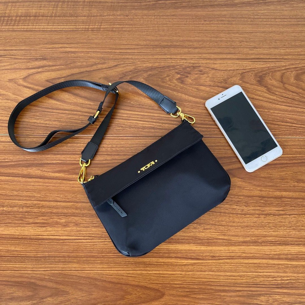 Tumi TUMI TUMI4934770Túi Đeo Chéo Một Dây Vista Series Với Nhiều Chức Năng Thiết Kế Cho Nữ.