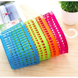 1 CÁI GIỎ NHỰA MÓC ĐỰNG ĐỒ