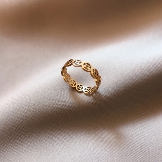 Nhẫn thép titan màu vàng kim cổ điển cho nữ