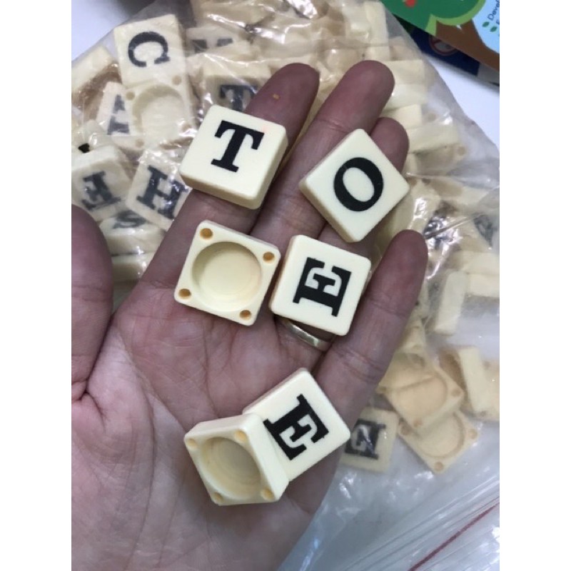 Trò chơi xếp chữ tiếng anh Bananagrams