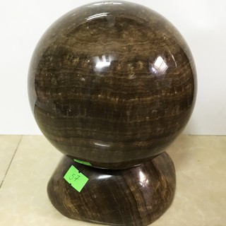 Trái cầu bi đá màu vàng nâu đường kính 11 -12cm cho người mệnh Kim và Thổ nặng 3-4 kg