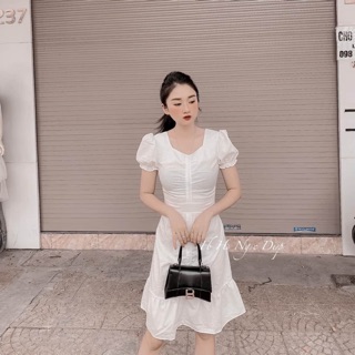 Bán sỉ váy cổ vuông tay bo chun hai màu