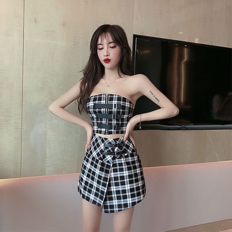 Set trang phục 2 mảnh gồm áo ống crop top kẻ caro phối dây kéo+chân váy mini cạp cao kiểu cách