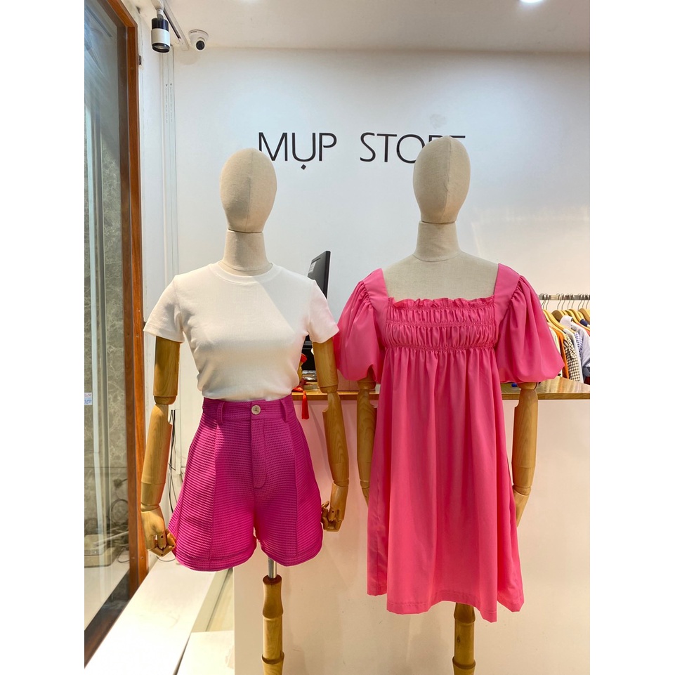 Quần short màu hồng trendy