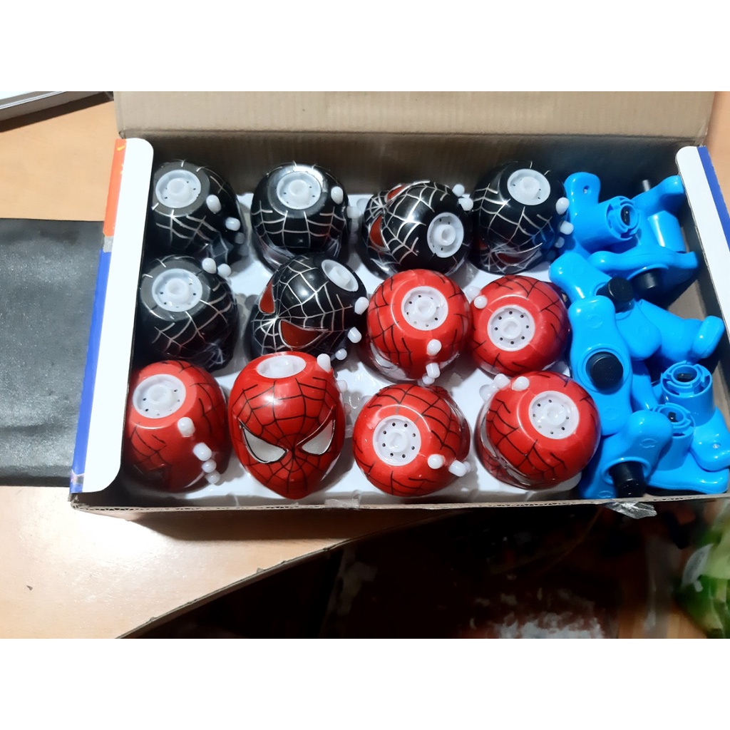 Con quay phát sáng có nhạc cho bé