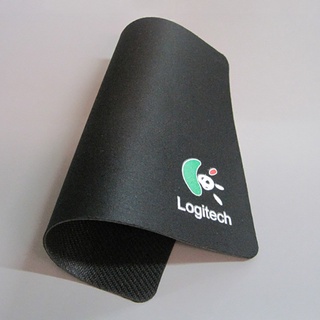 Miếng lót chuột Logitech giá siêu rẻ