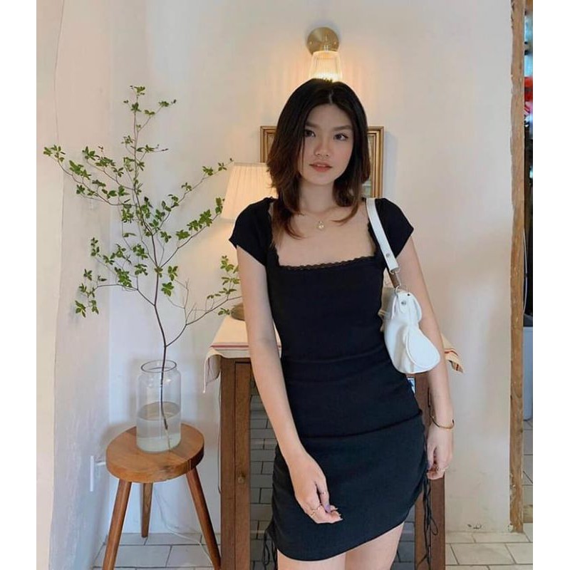 Đầm cổ vuông ren rút