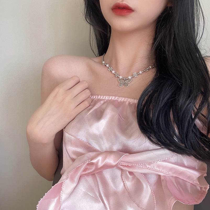 Vòng cổ Mặt Hình Bướm Đính Ngọc Trai Sang Trọng