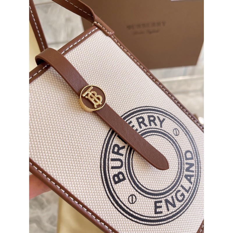 Túi đeo chéo Đây là mẫu couple dành cho cả nam và nữ burberry bbr