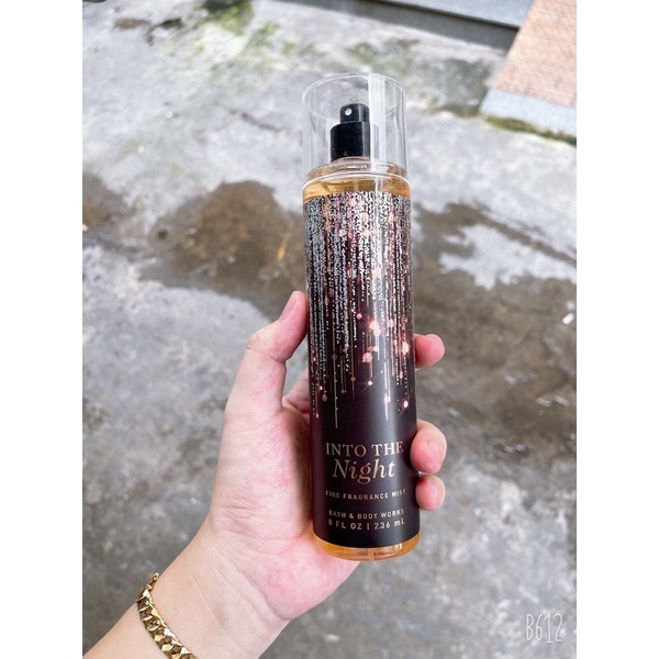Xịt Body Mist Bath and Body Work thơm toàn thân Into The Night - 236ml