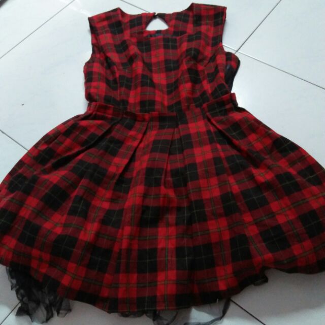 Đầm xoè sọc