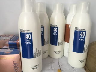 Oxy trợ nhuộm Fanola Perfumed Hydrogen Peroxide 1000ml