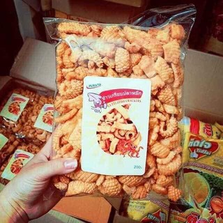 Bim bim mực Thái Lan  gói 200g. Date 180 ngày.