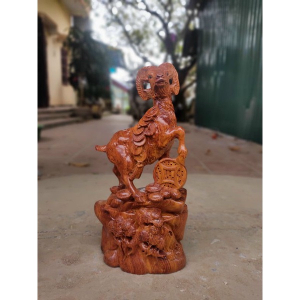 Tượng con dê gỗ hương cao 20cm