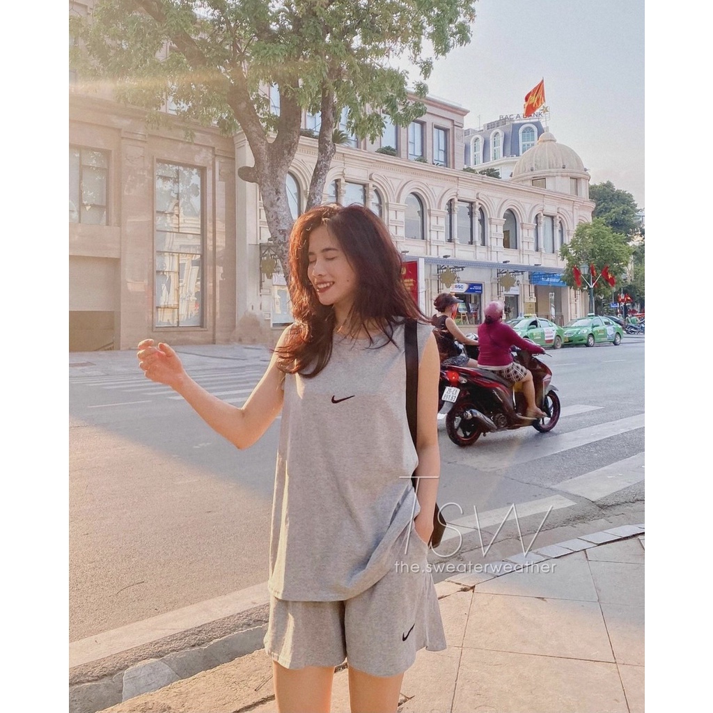 Bộ Thể Thao Nữ 3 Lỗ Logo Ngực Thêu Tích V 🦋 Set Tanktop Áo Sát Nách Quần Cộc Nữ Dáng Sport Xám Đen Trắng