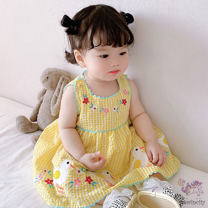 Đầm sát nách họa tiết thêu đáng yêu dành cho bé gái