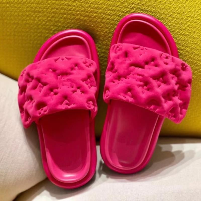Dép Sandal Đế Dày Tăng Chiều Cao Chất Liệu Lụa Thêu Họa Tiết Thời Trang Mới Cho Cặp Đôi