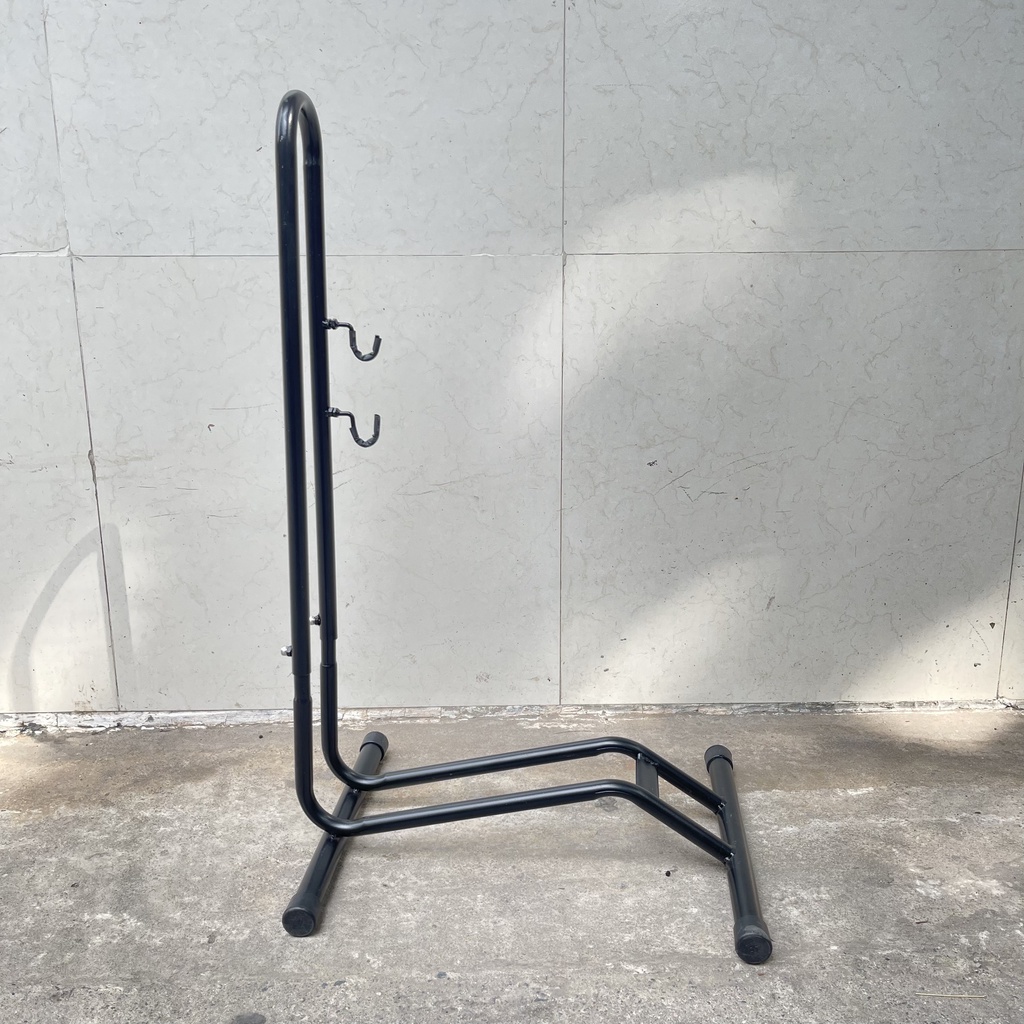 Giá dựng xe đạp trong nhà chữ L có 2 móc treo xe