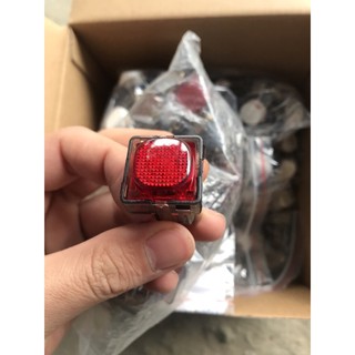 mặt 2 ổ cắm 1 và 2 công tắc lioa