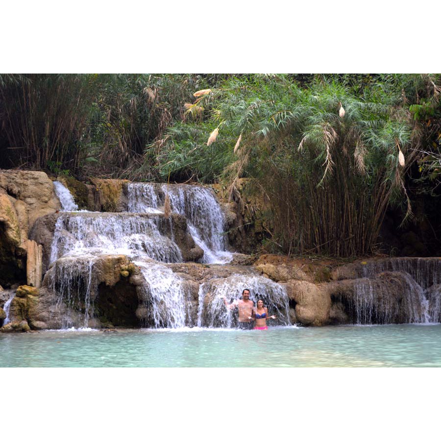 Tranh 3d thác nước chảy trong lành