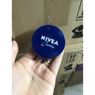 Kem chống nẻ Nivea hộp sắt 30ml (Đức)
